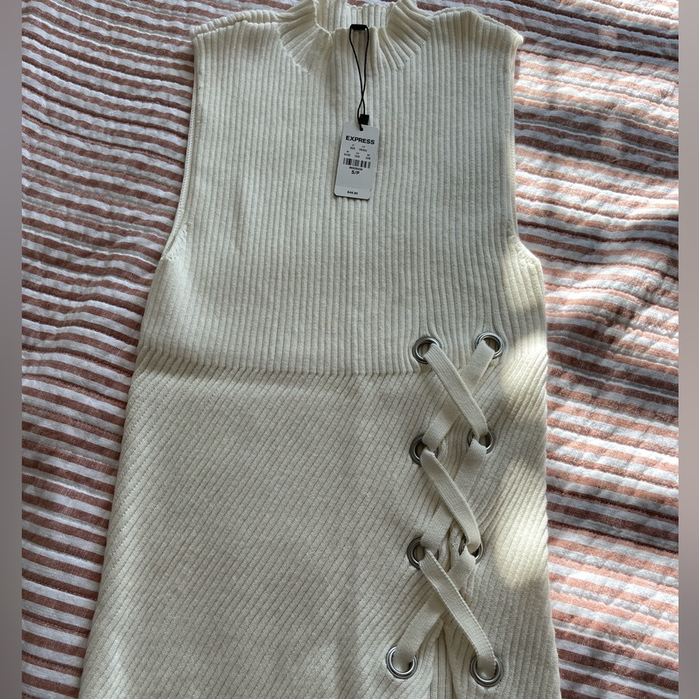 Express sleeveless turtleneck sweater - size Small